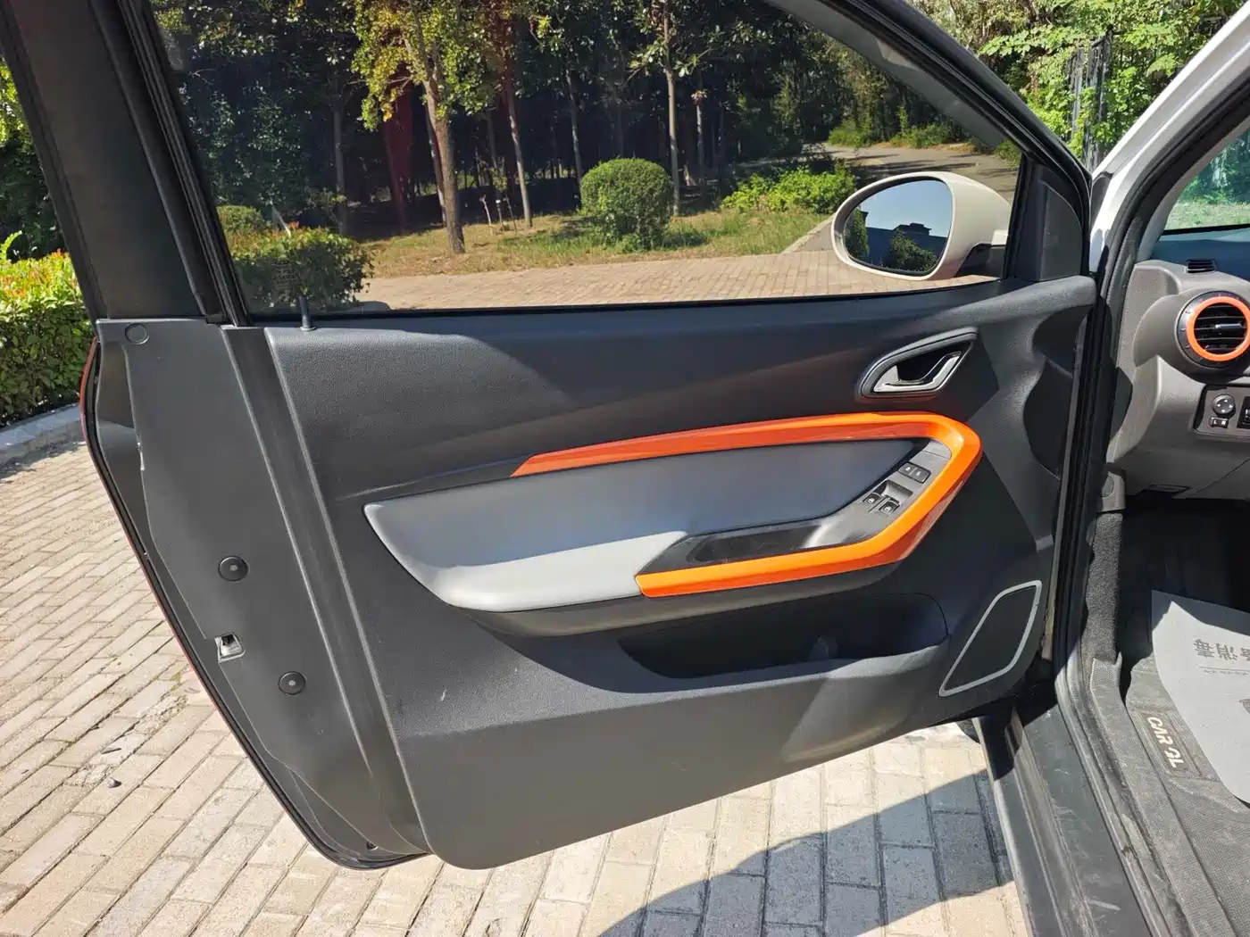 QQ New Energy Little Ant 2019 2019 4-Seater Smart Enjoy Edition 35kWh