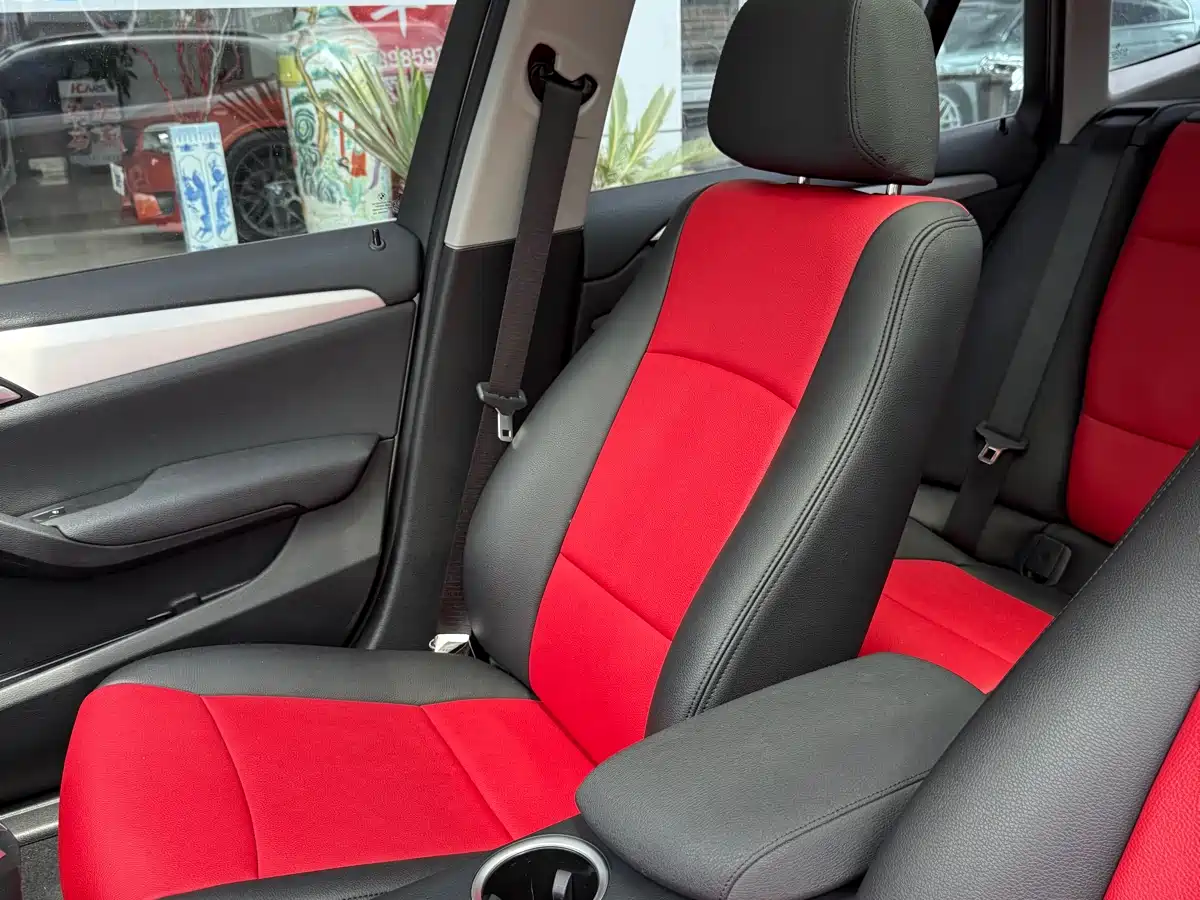 BMW X1 2014 sDrive18i Leading Edition фото 7