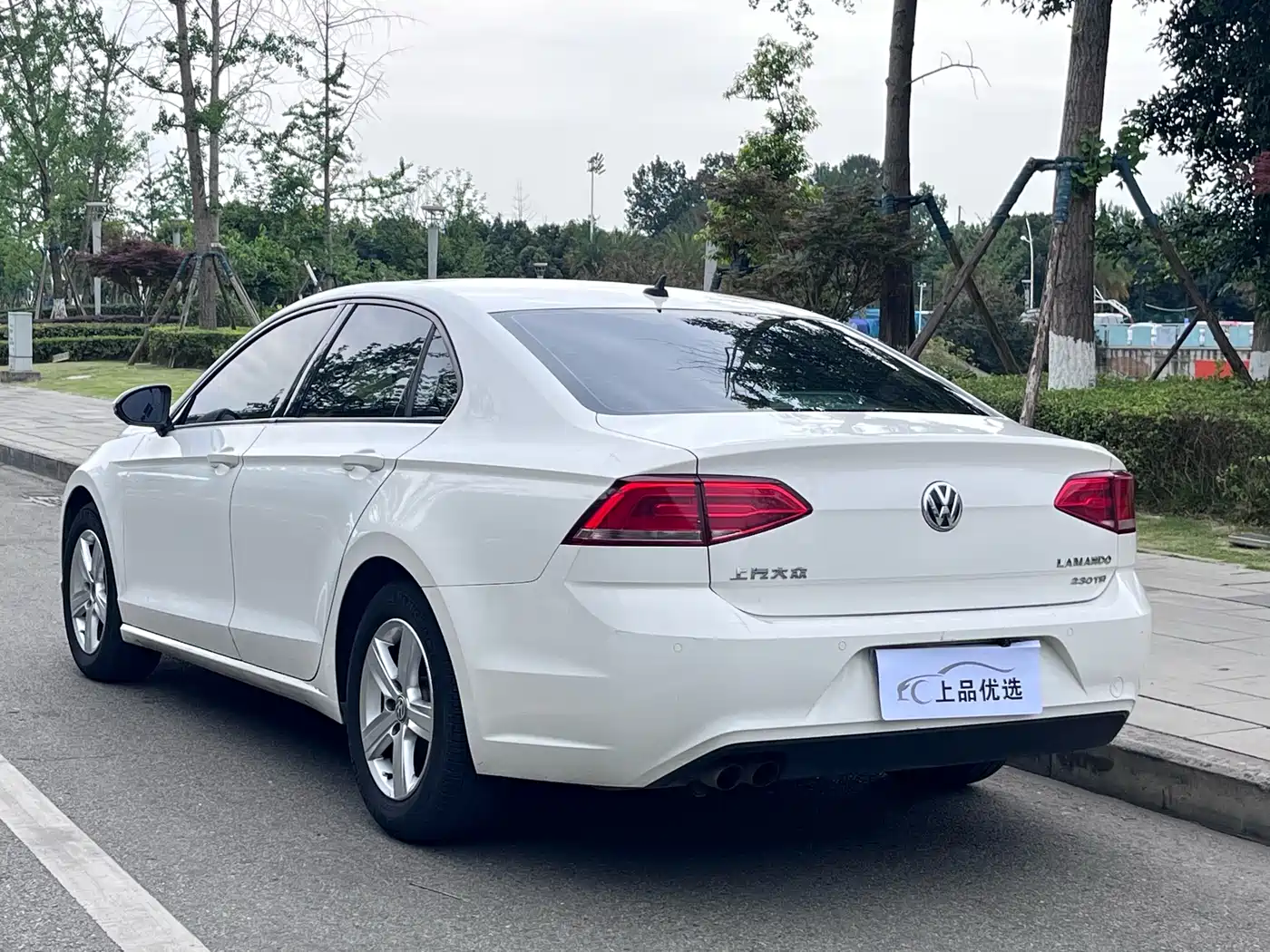 Volkswagen Lamando 2015 230TSI Manual Style Edition фото 14