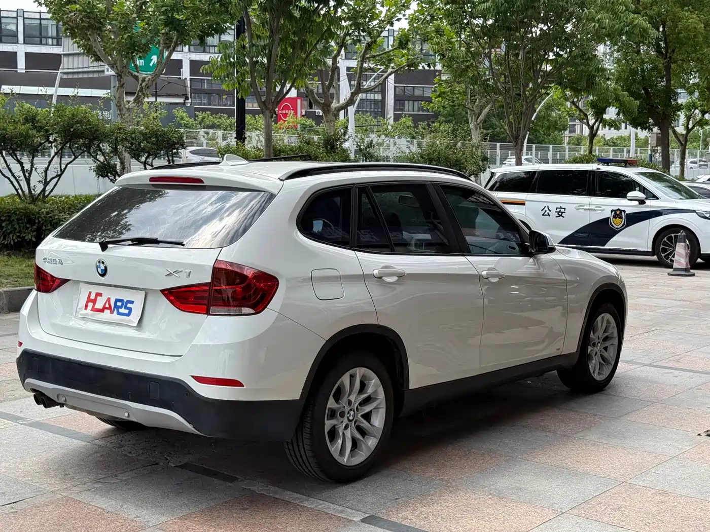 BMW X1 2014 sDrive18i Leading Edition фото 2