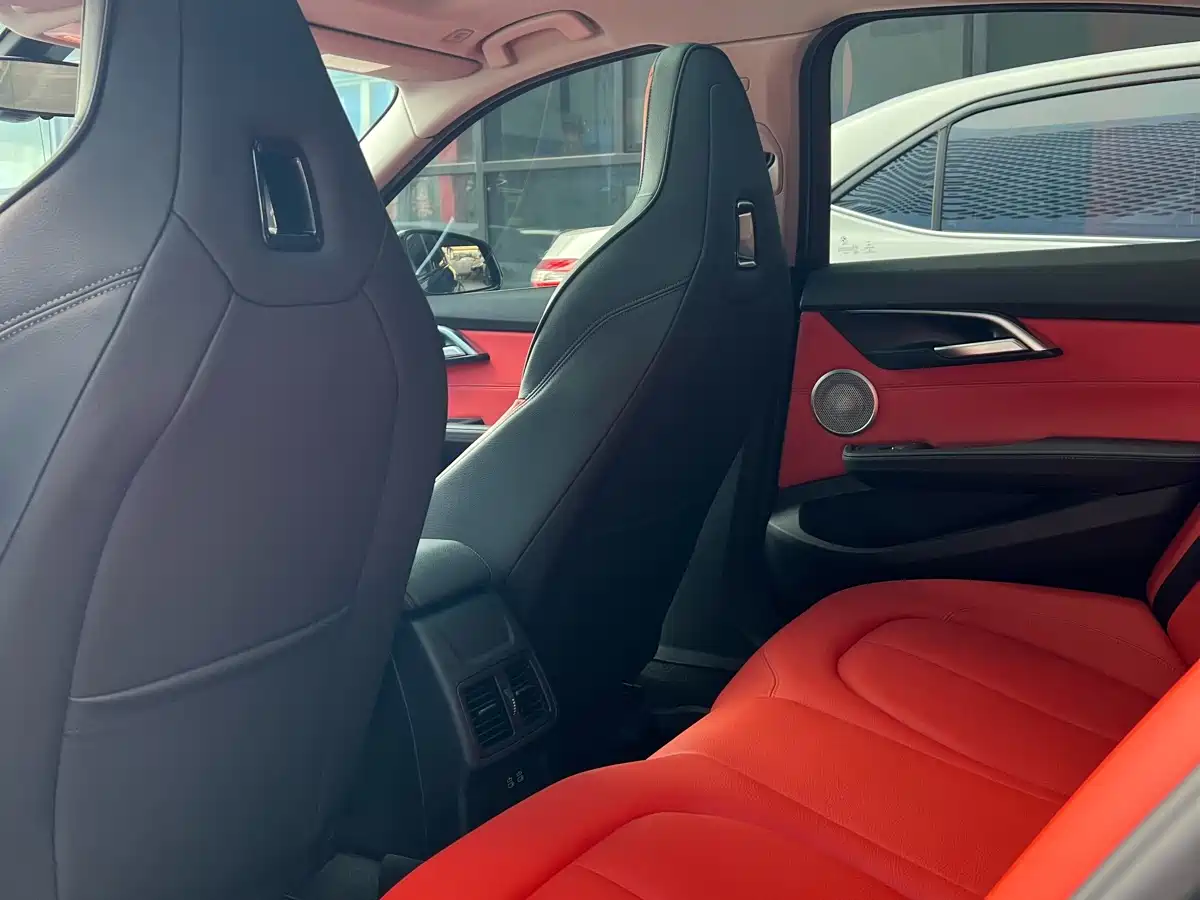 BMW 1 Series 2021 125i M Sport Black Night Edition фото 18