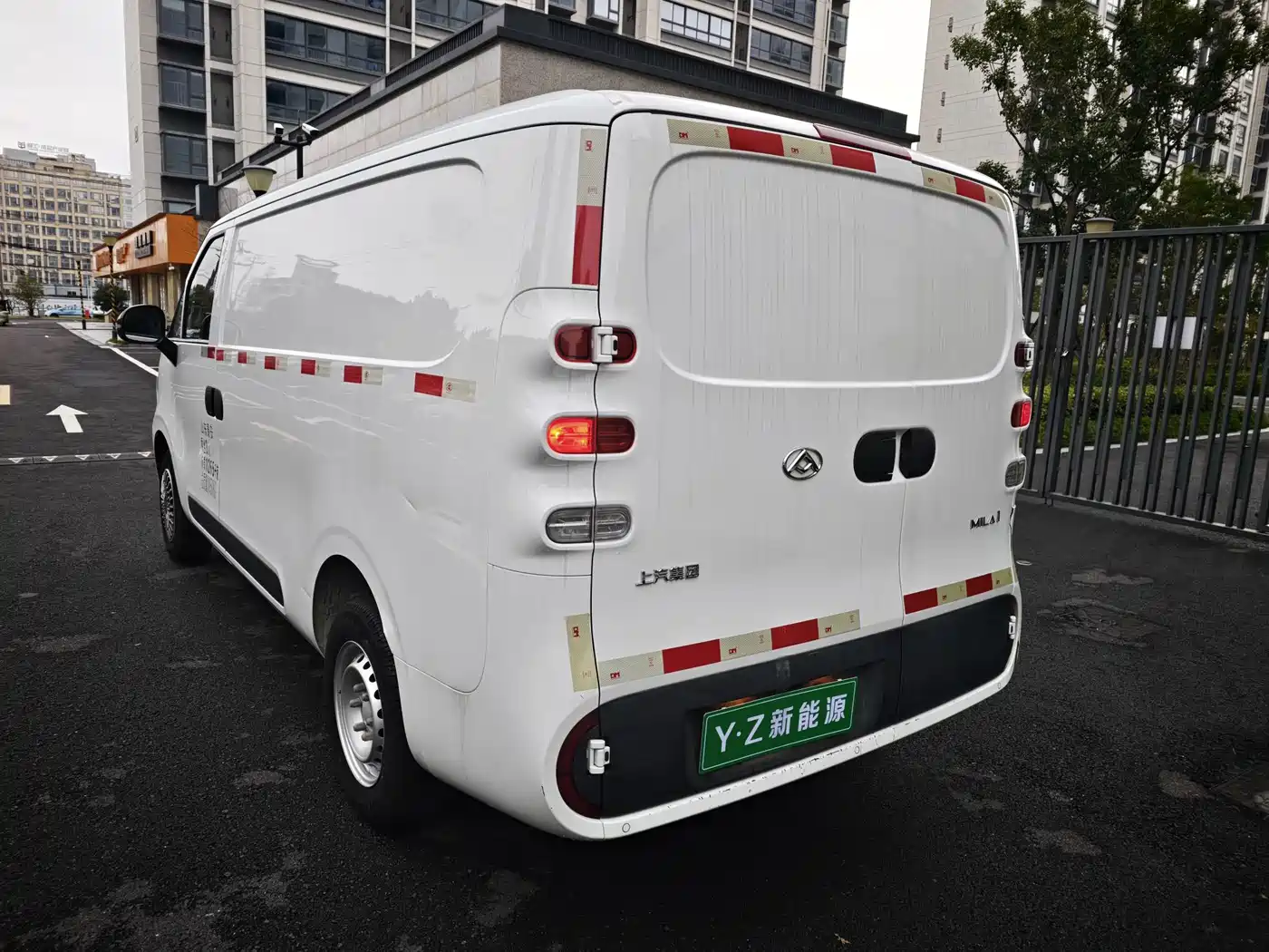 Maxus Dana V1 2023 2023 V1 Short Wheelbase Low Roof (42kWh)