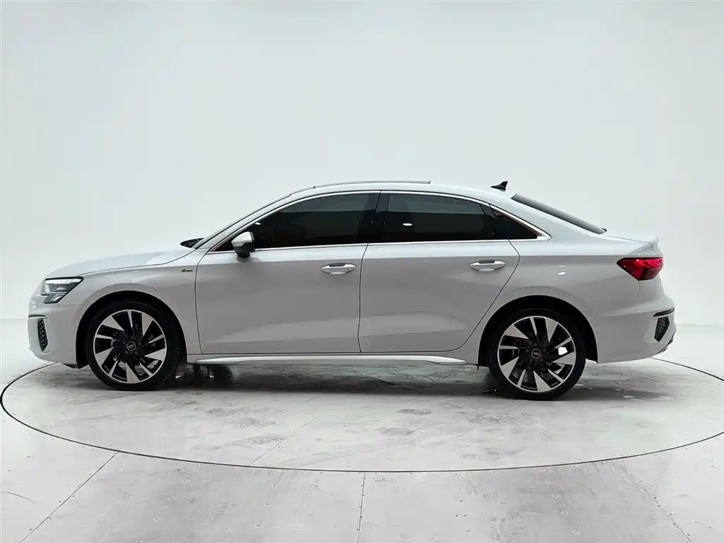 Audi A3 2023 Facelift A3L Limousine 35 TFSI Fashion Sport фото 7