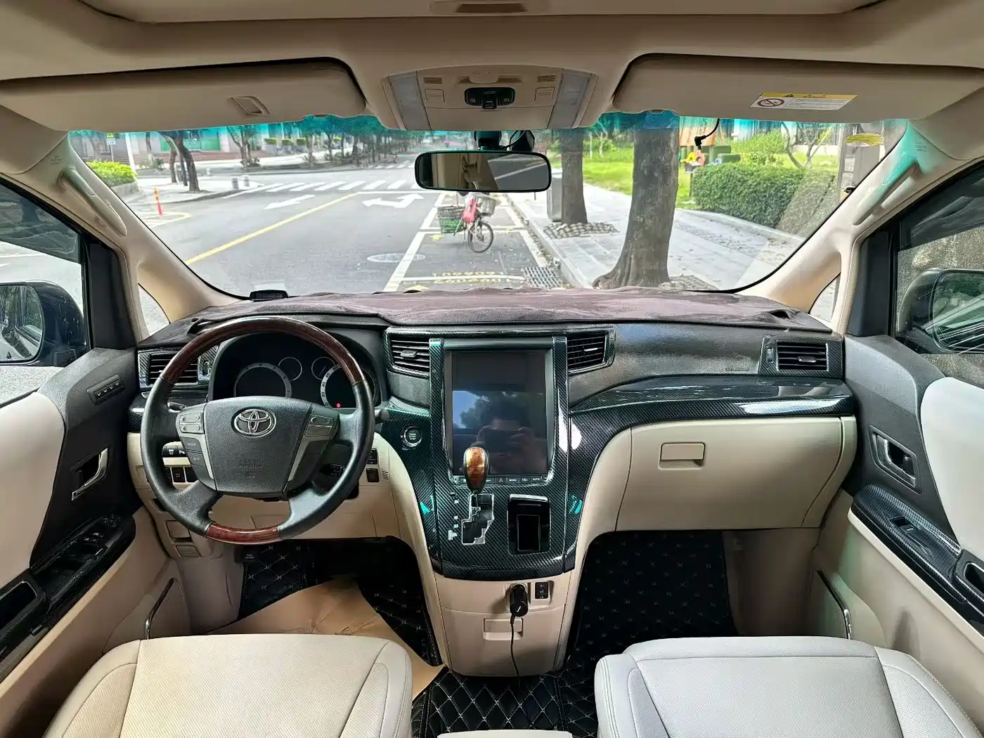 Toyota Alphard 2011 3.5L Luxury Edition фото 2