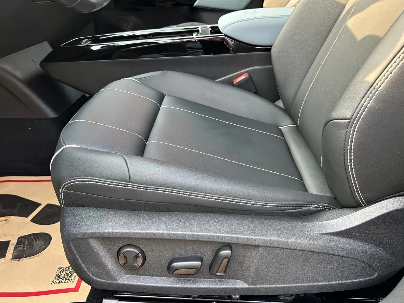 Volkswagen ID.4 X 2022 Pure Long Range Edition фото 13