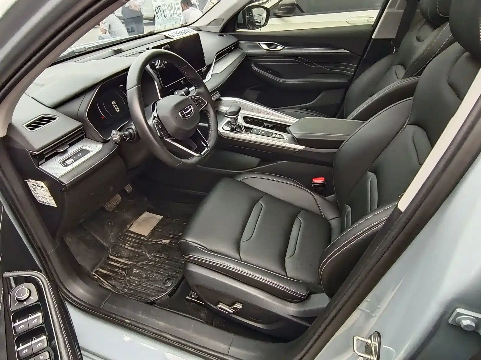 Фото 3 - Geely Preface