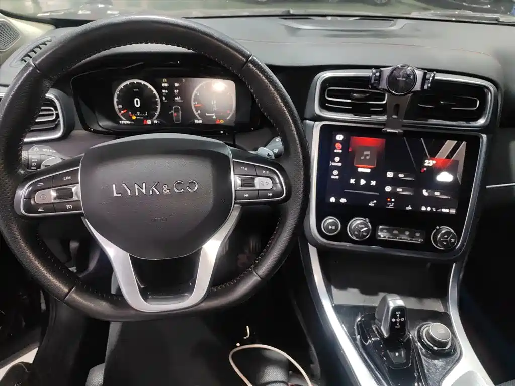 Lynk & Co 01 2019 2.0T AWD Pro Edition China VI фото 6