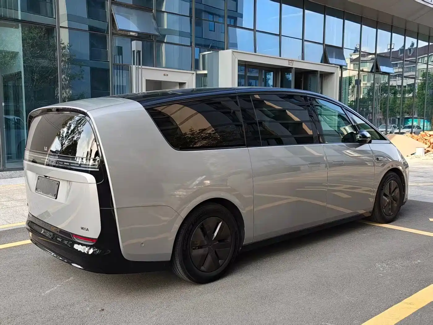 Li Auto MEGA 2024 2024 Ultra