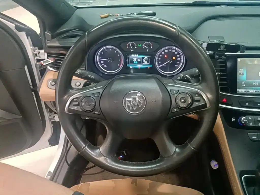 Фото 11 - Buick LaCrosse