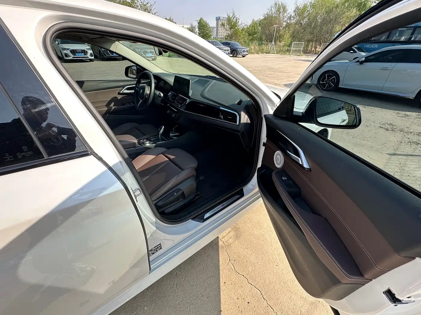 BMW 1 Series 2022 120i M Sport Shadow Edition фото 14