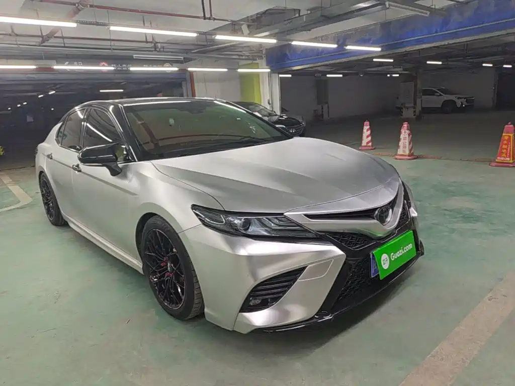 Фото 4 - Toyota Camry