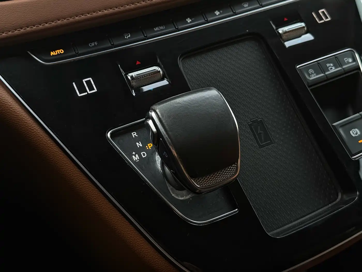 Hongqi HQ9 2023 2.0T Smart Connect Flagship фото 10