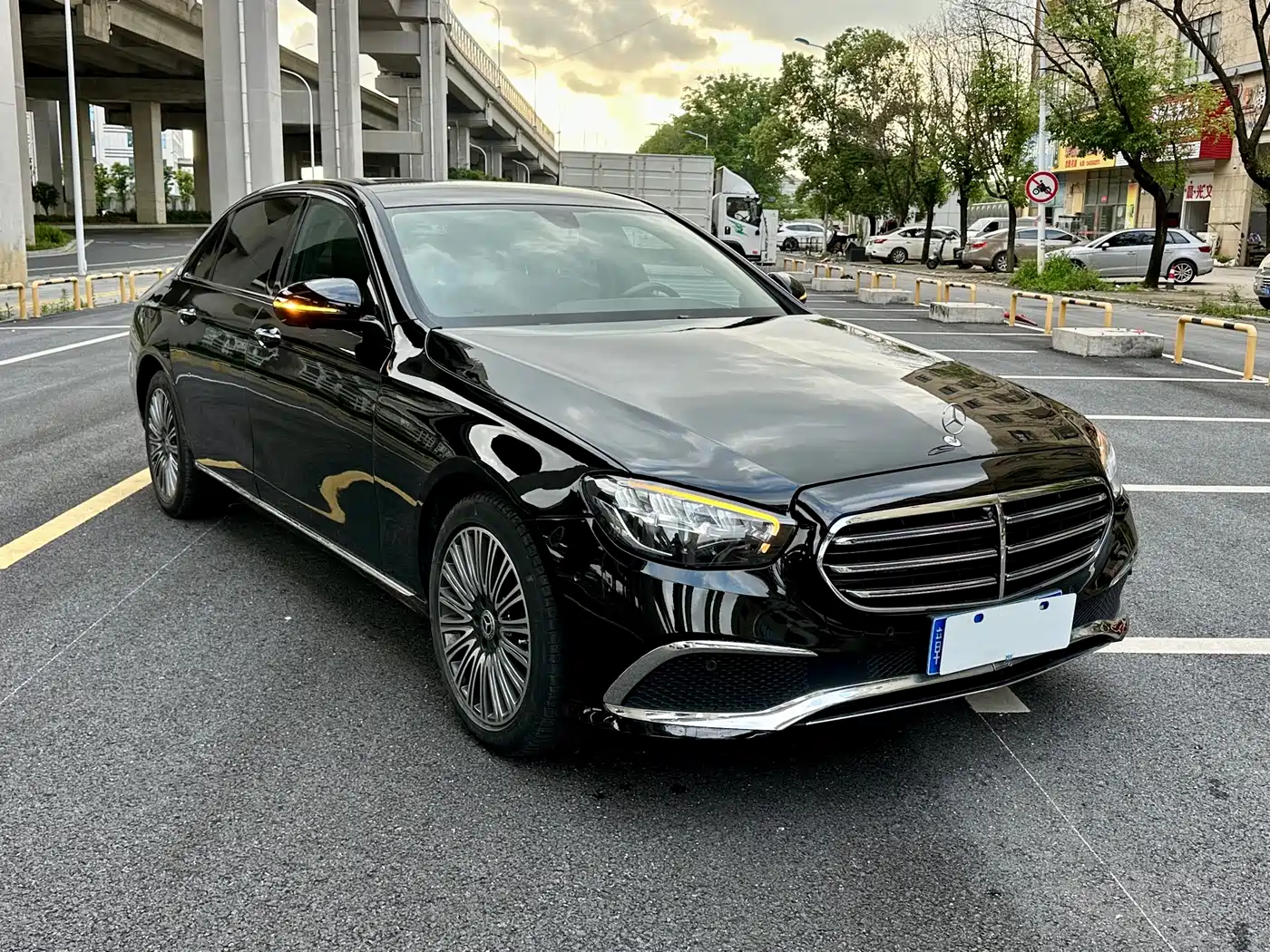 Mercedes-Benz E-Class 2019 E 300 L Sport Luxury фото 3