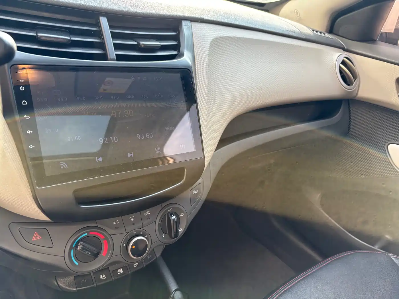 Chevrolet Sail 2015 Sail 3 1.5L Manual Ideal Sunroof Edition фото 11