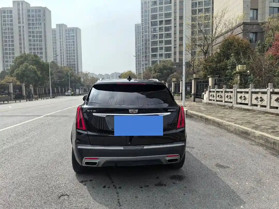 CADILLAC XT5