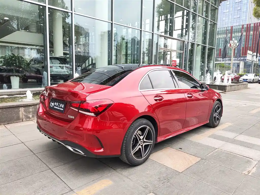 Mercedes-Benz A-Class 2019 A 200 L Sport Sedan фото 5