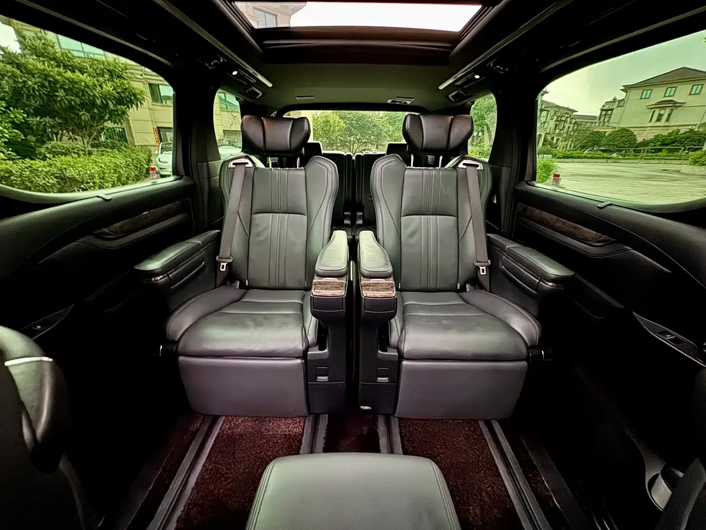 Toyota Vellfire 2023 Crown Hybrid 2.5L HV Premium фото 17