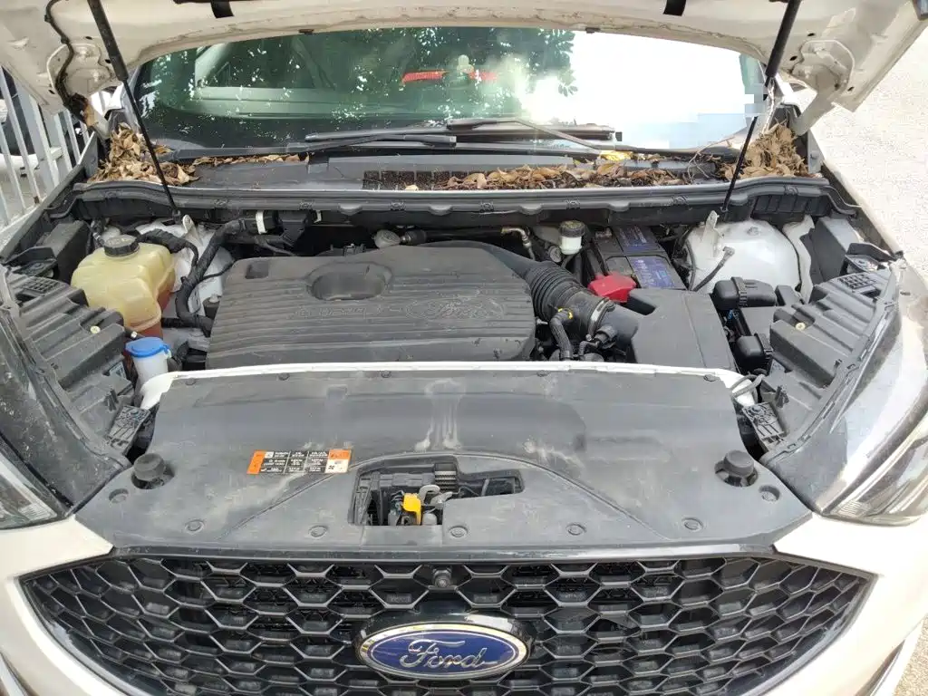 Фото 11 - Ford Edge
