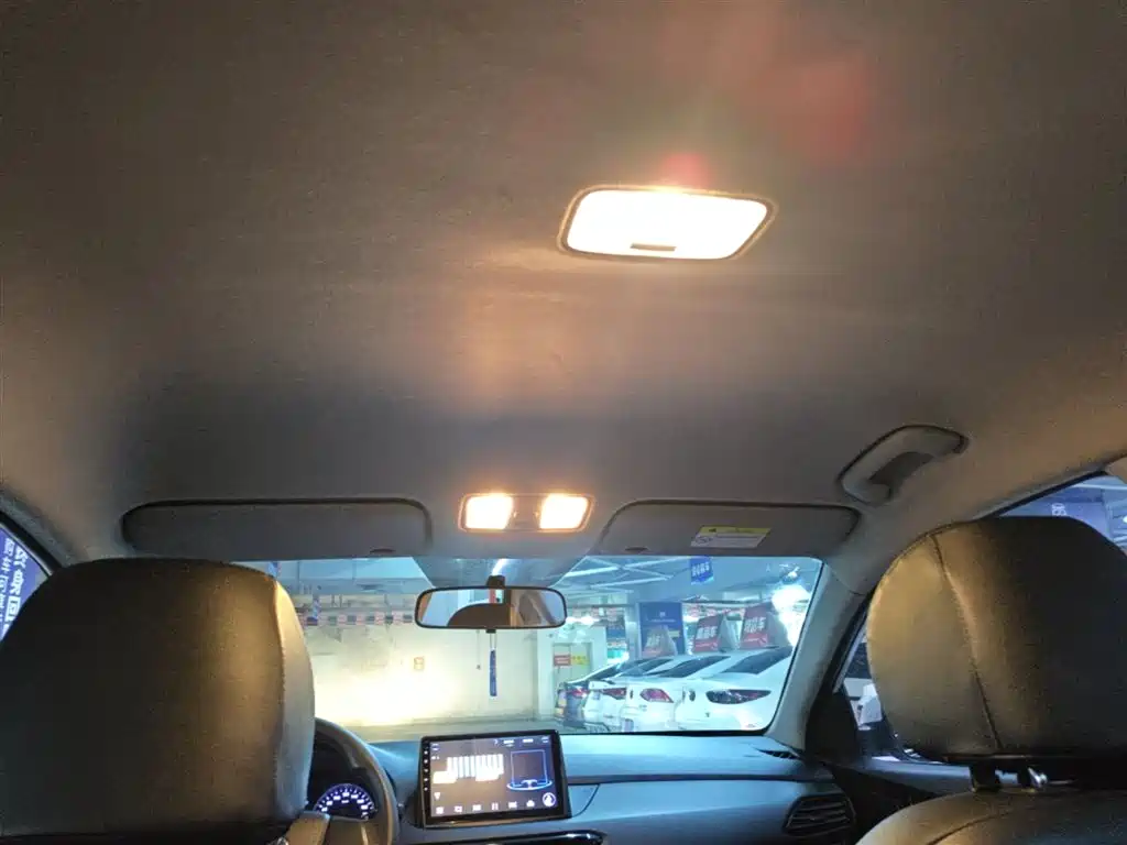 Hyundai Elantra 2018 1.6L Automatic Pleasing Edition GL China VI фото 18