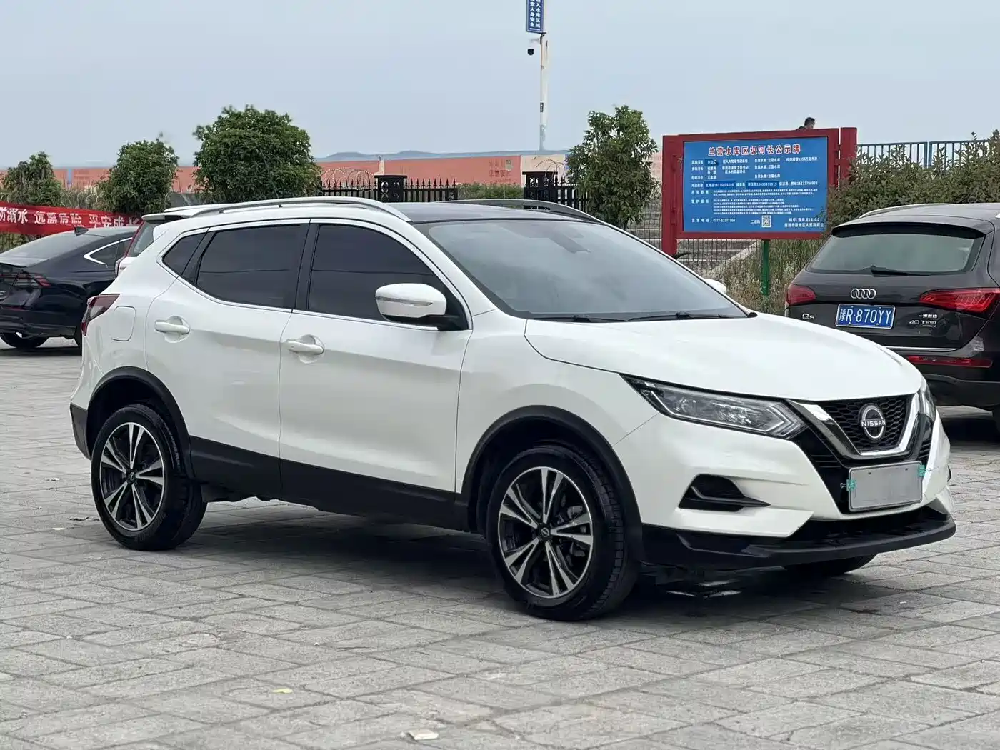 NISSAN QASHQAI