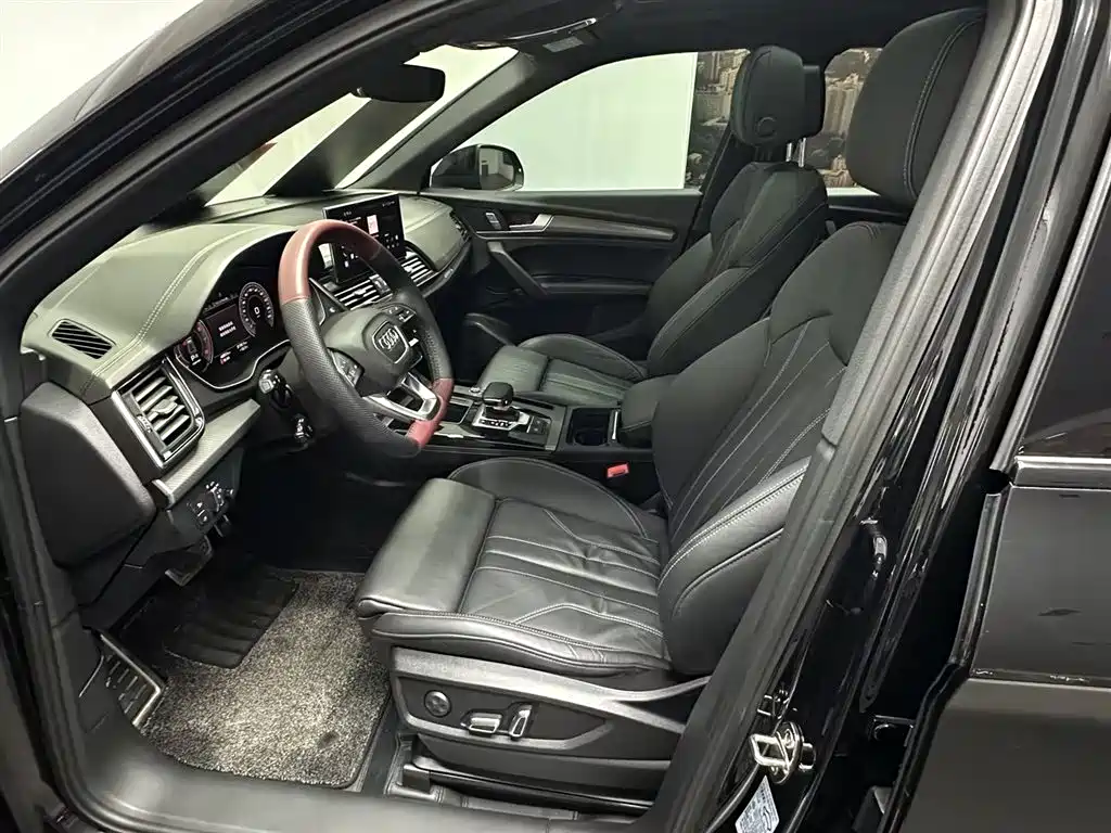 Audi Q5L 2024 Model 40 TFSI Luxury Dynamic фото 16