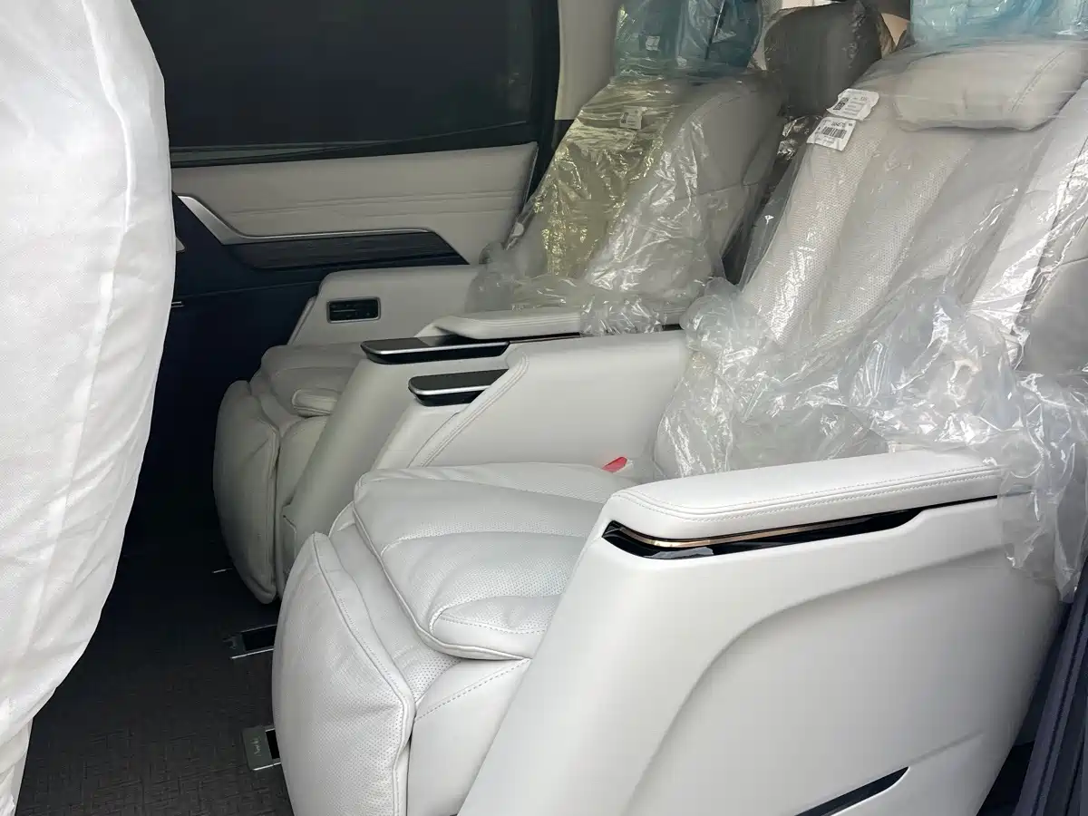 Buick Century 2026 2025 2.0T 7-Seater World Edition