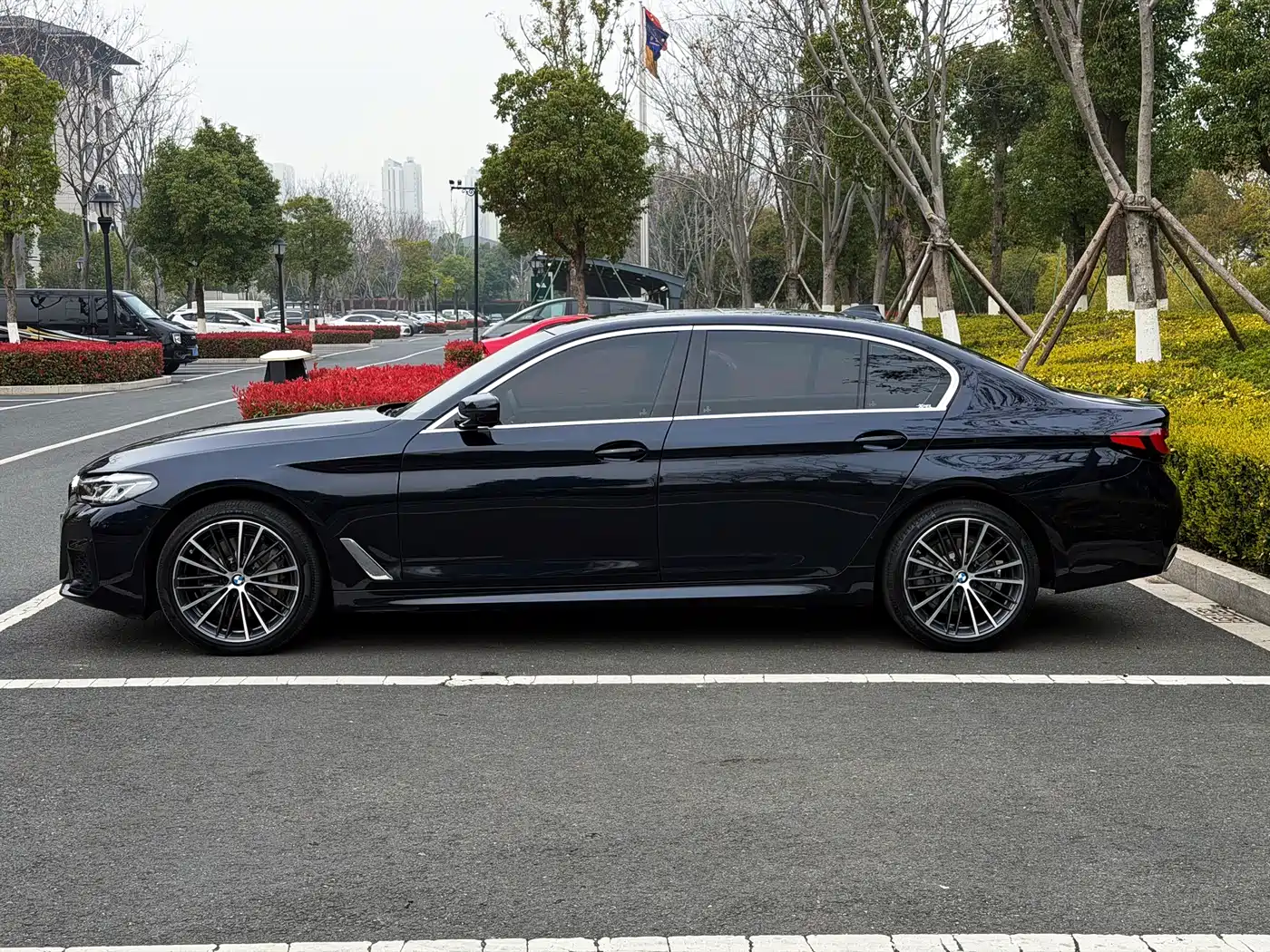 BMW 5 SERIES