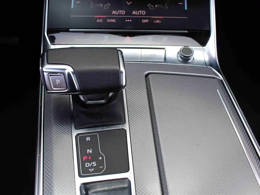 Audi A6L 2023 40 TFSI Luxury Dynamic фото 11