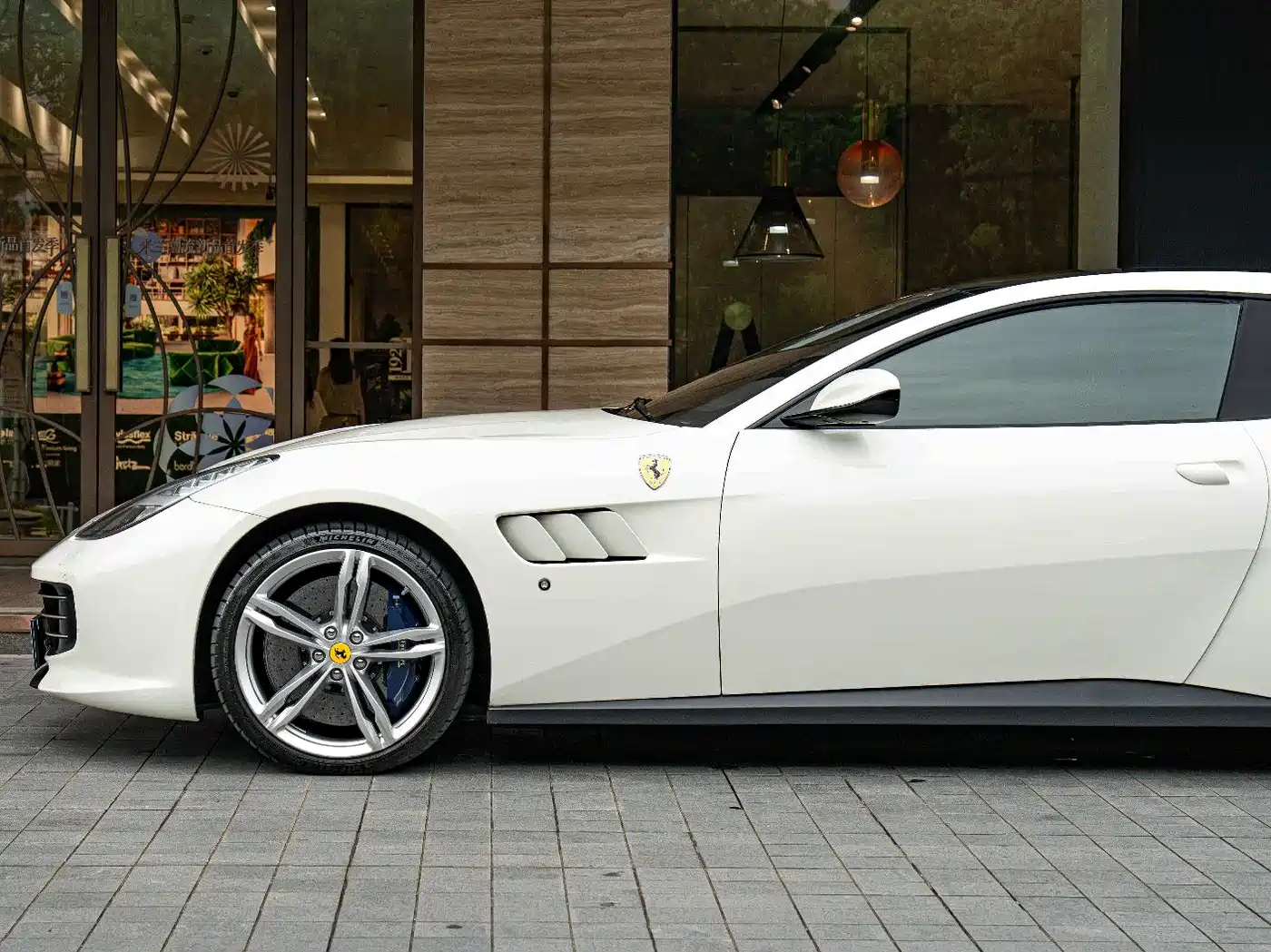 Ferrari GTC4Lusso 2018 2016 6.3L V12