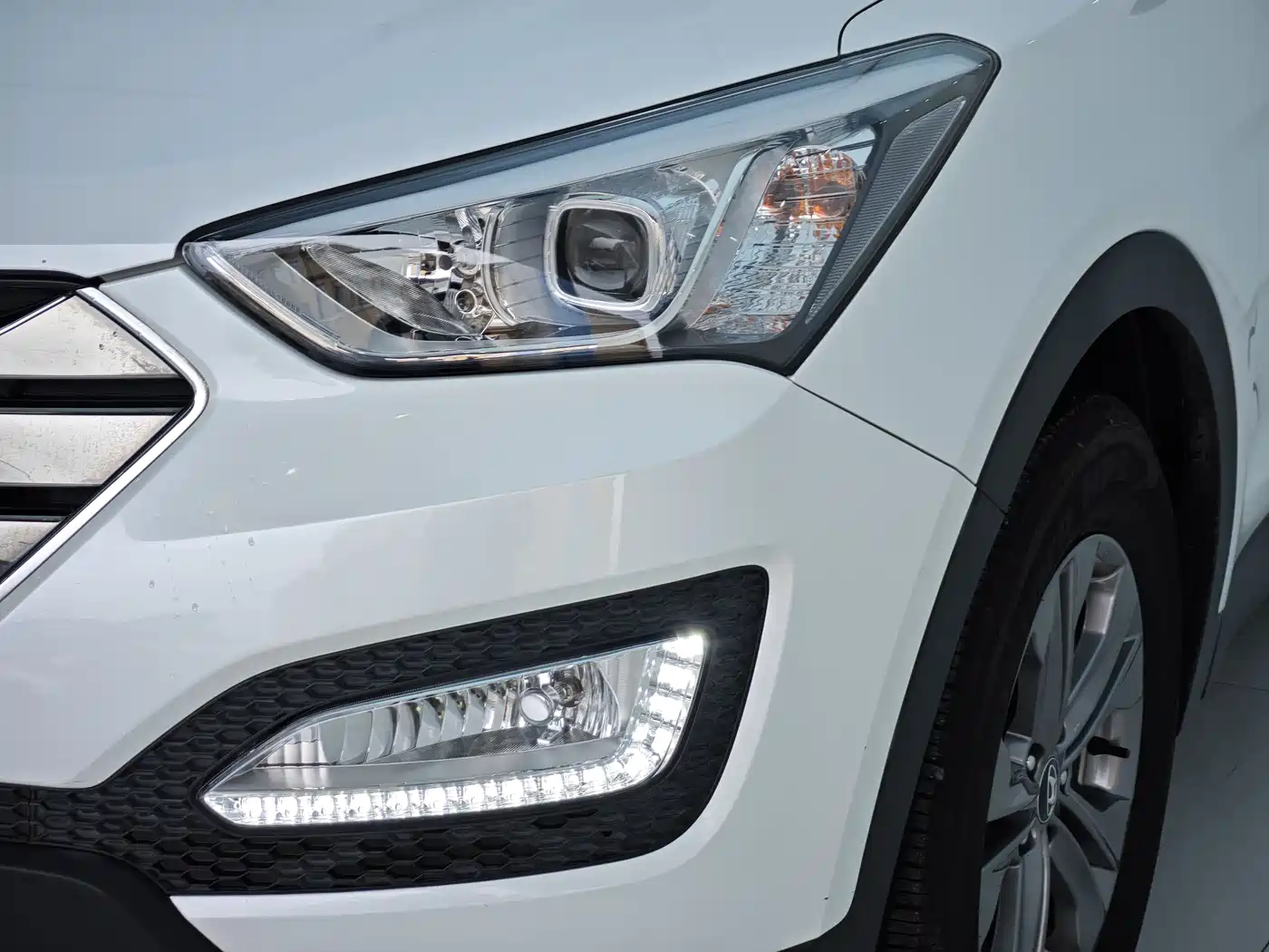 Hyundai Santa Fe 2013 Model 2.4L Automatic 2WD Smart фото 26