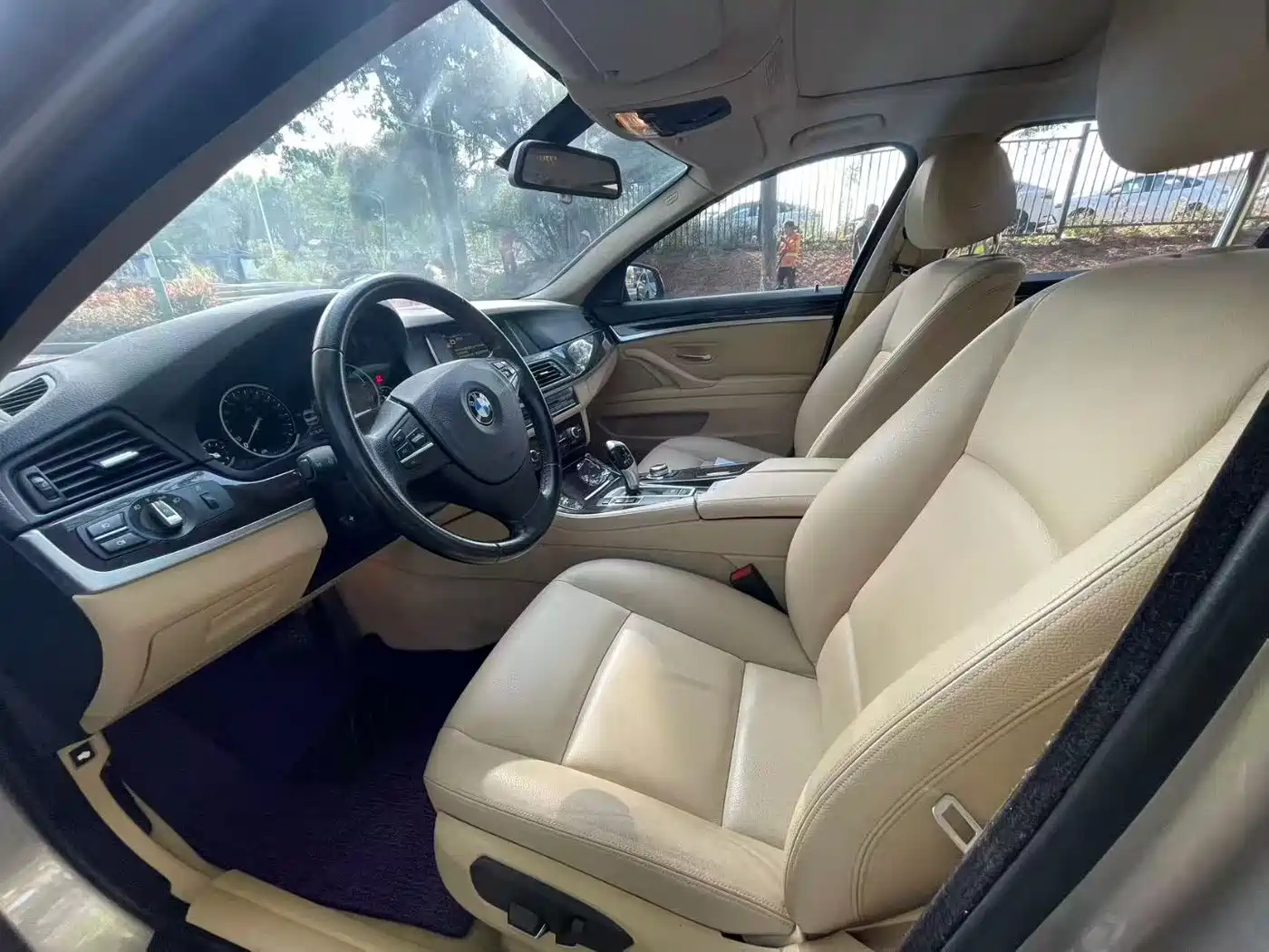 BMW 5 Series 2014 525Li Leading фото 9