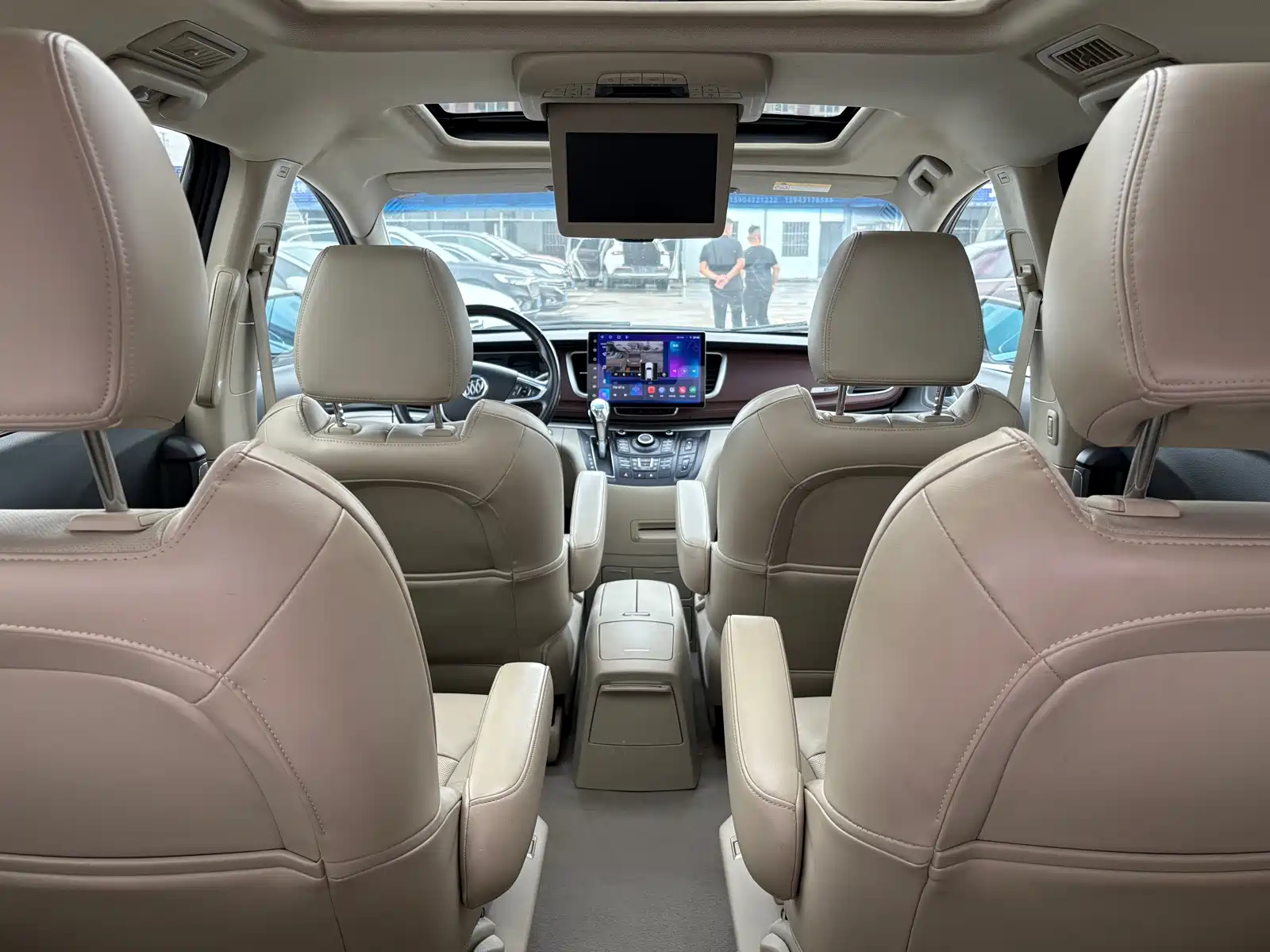 Photo 10 - Buick GL8