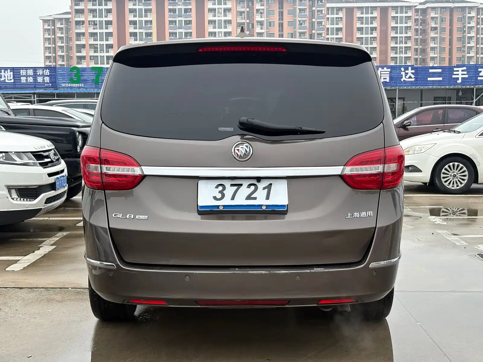 Photo 5 - Buick GL8