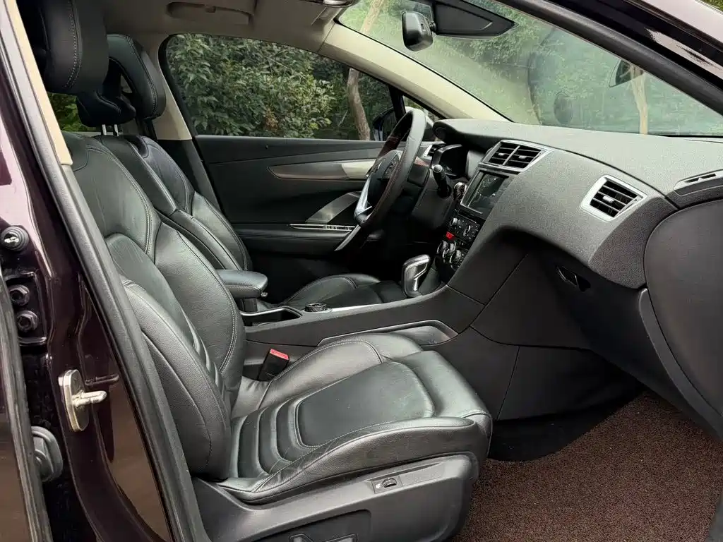 DS 6 2015 2014 1.6T Luxury Edition THP160