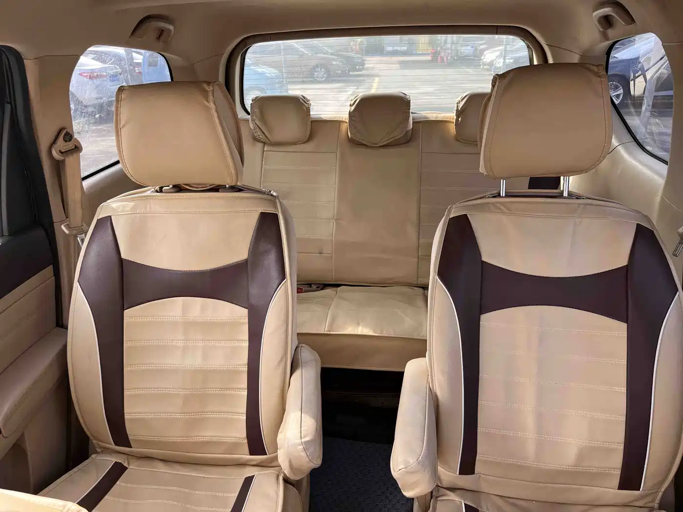Baojun 730 2015 2014 1.5L Manual Luxury Navigation ESP Edition 7-Seater
