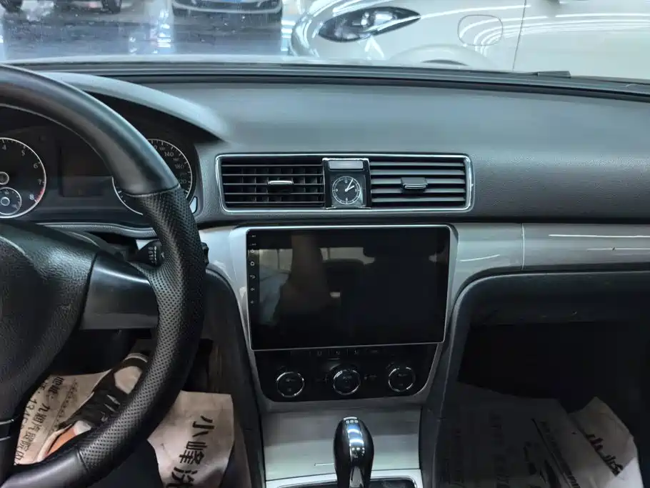 Volkswagen Passat 2012 2011 1.8TSI Automatic Premium Edition