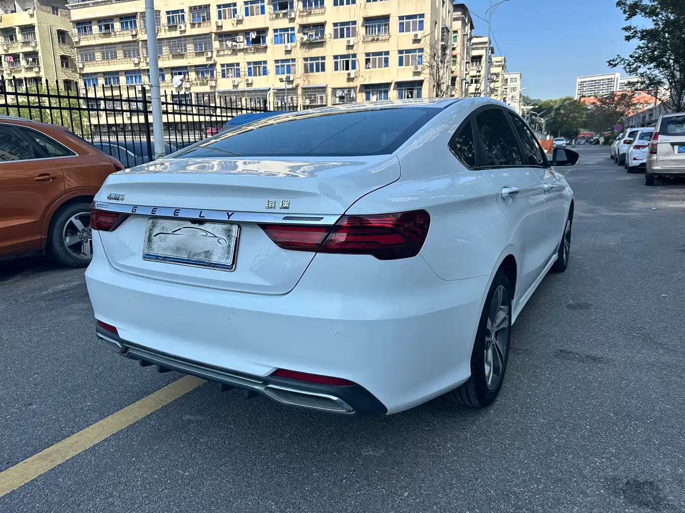 Фото 20 - Geely Binrui
