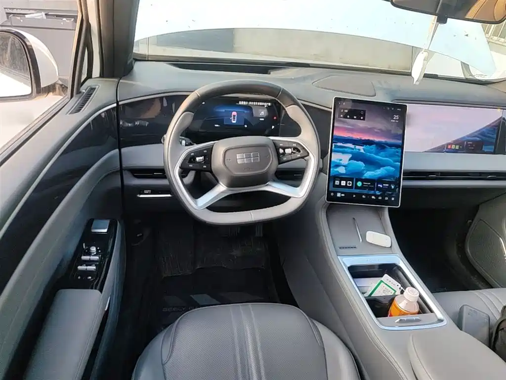 Geely Galaxy Galaxy L7 2025 EM-i 115km Explorer+ Edition фото 11
