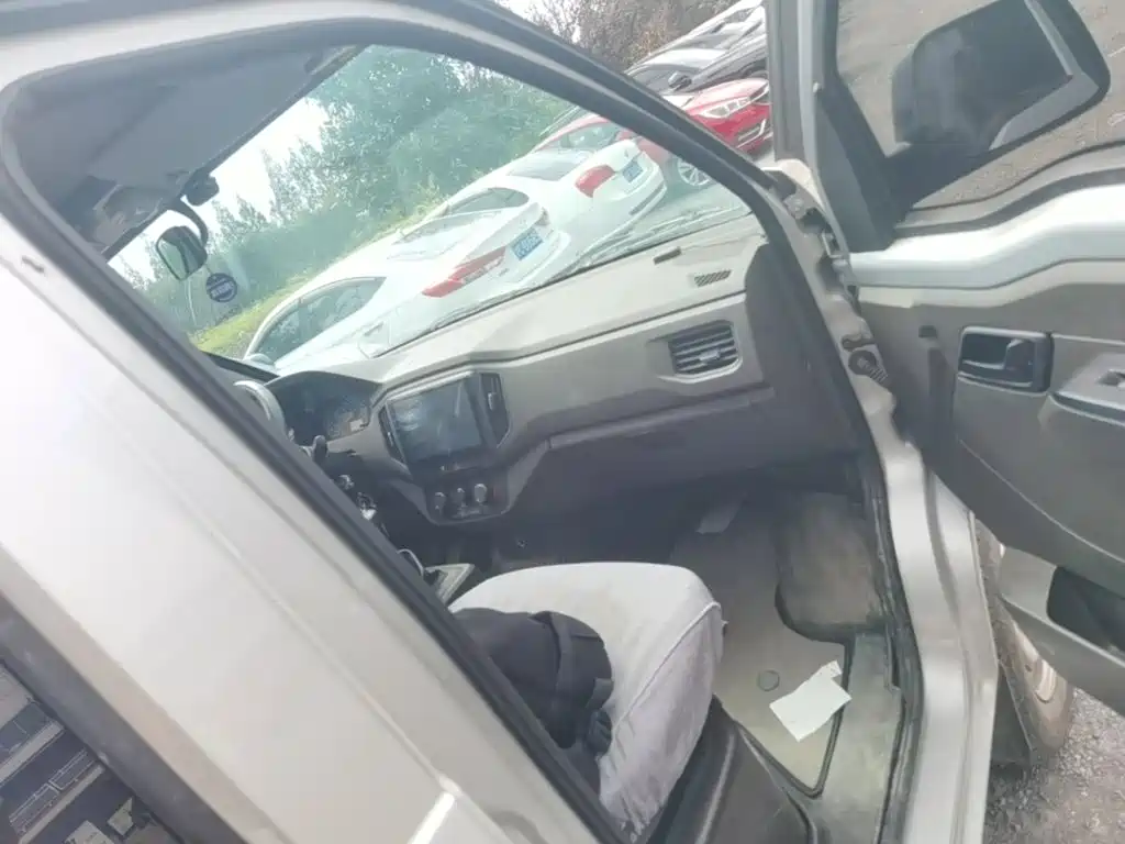 Wuling Motors Wuling Rongguang New Truck 2025 2023 1.5L Double Cab Basic Model LAR