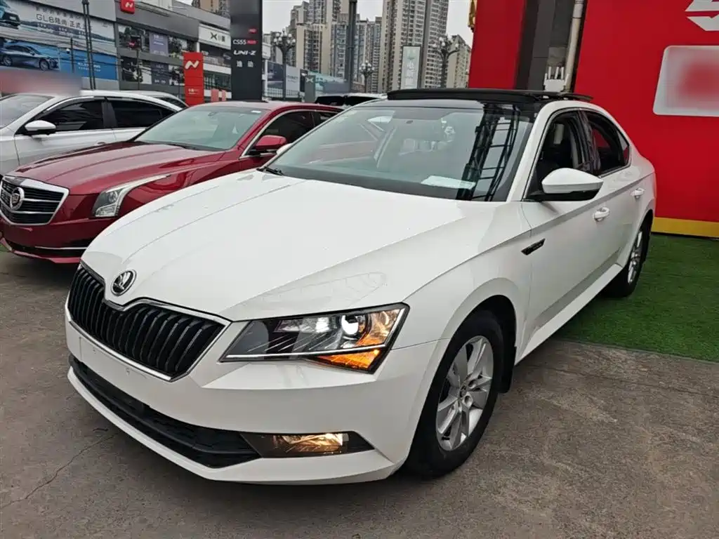 Škoda Superb 2013 1.8TSI Automatic Elite Edition фото 2