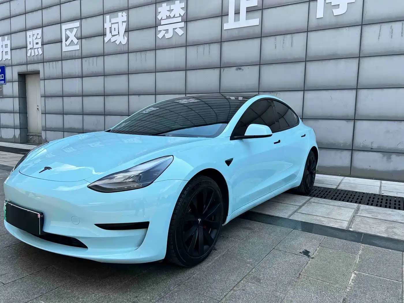 Tesla Model 3 2023