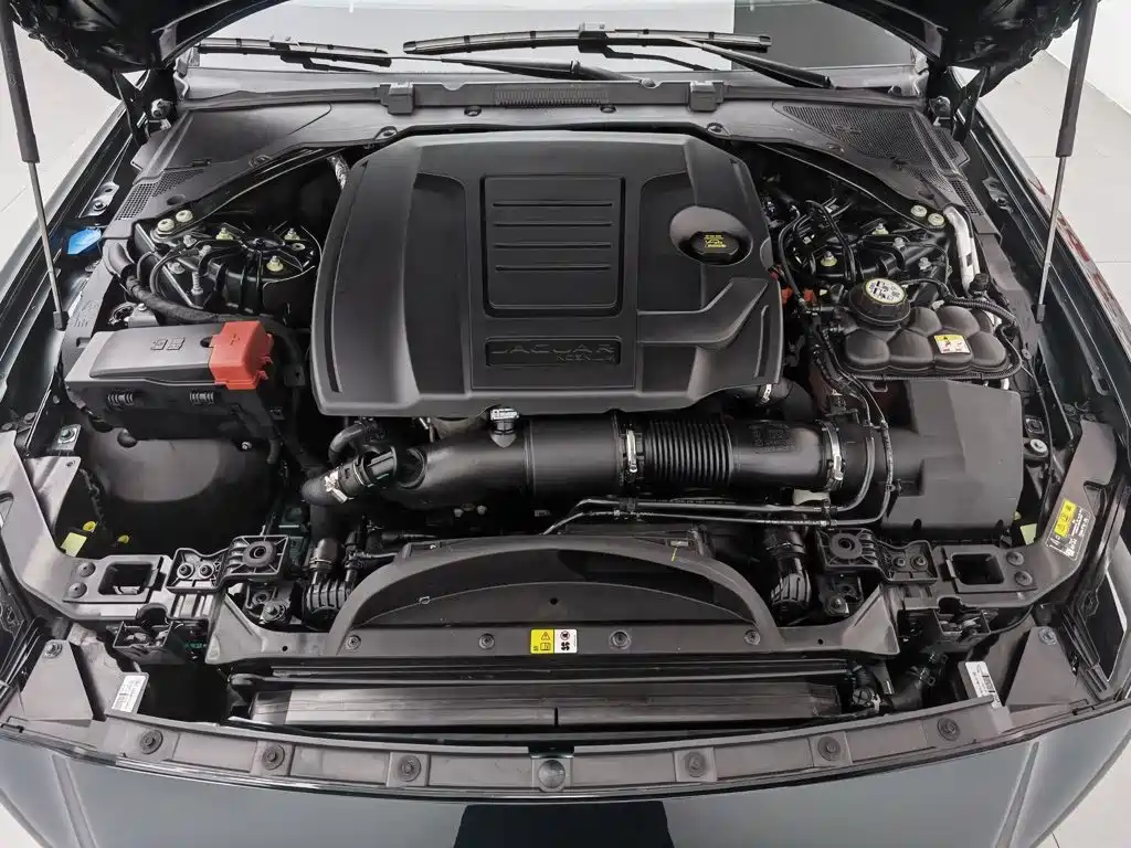 Jaguar XEL 2025 2025 2.0T 250PS R-DYNAMIC 90th Anniversary Edition