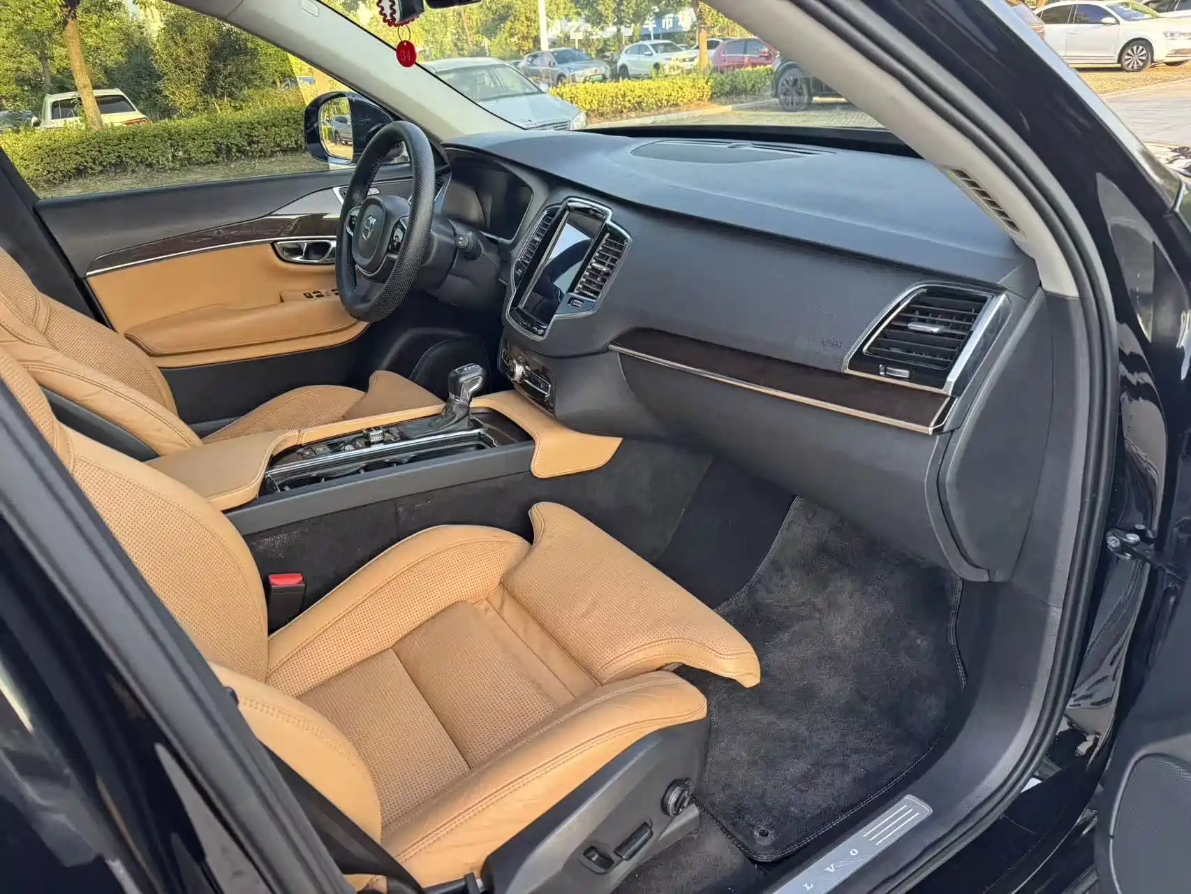 Photo 16 - Volvo XC90