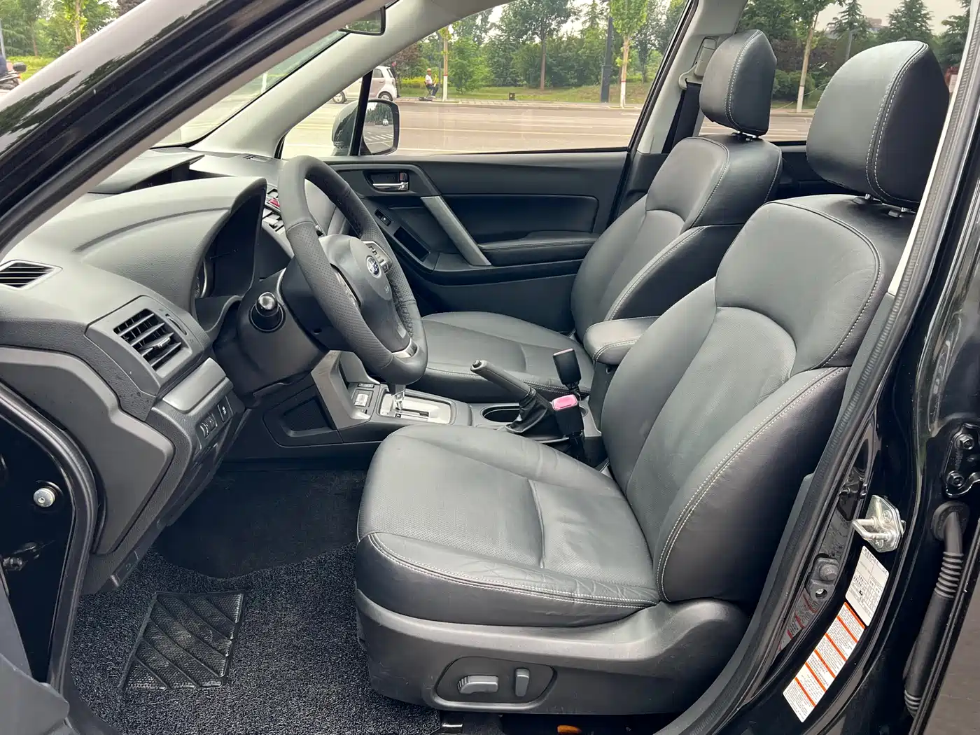 Subaru Forester 2014 2.0i Automatic Luxury Edition фото 10