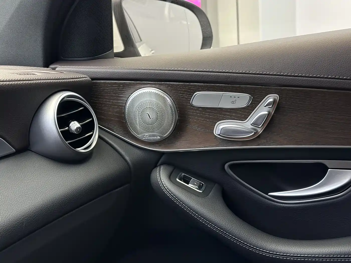 Mercedes-Benz GLC 2022 Facelift GLC 300 L 4MATIC Dynamic Collector's Edition фото 12