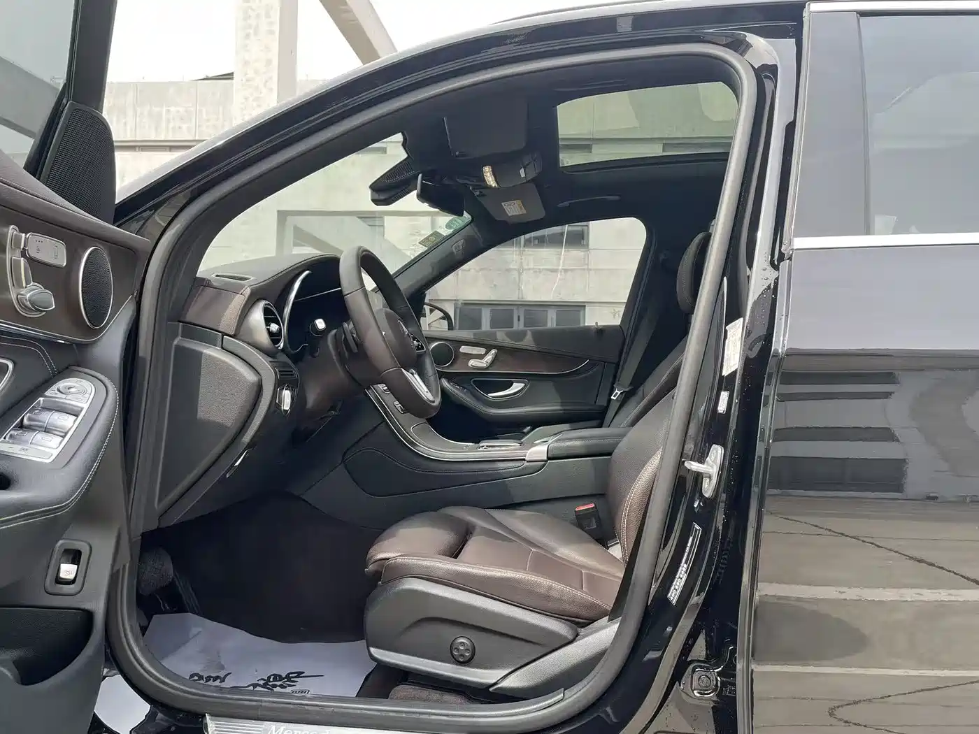 Mercedes-Benz GLC 2020 Facelift GLC 260 L 4MATIC Luxury фото 4