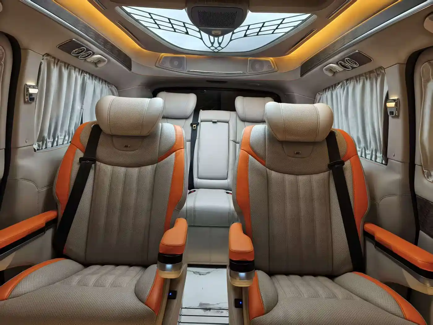 Mercedes-Benz V-Class 2021 V 260 L Long Wheelbase Luxury Edition фото 18