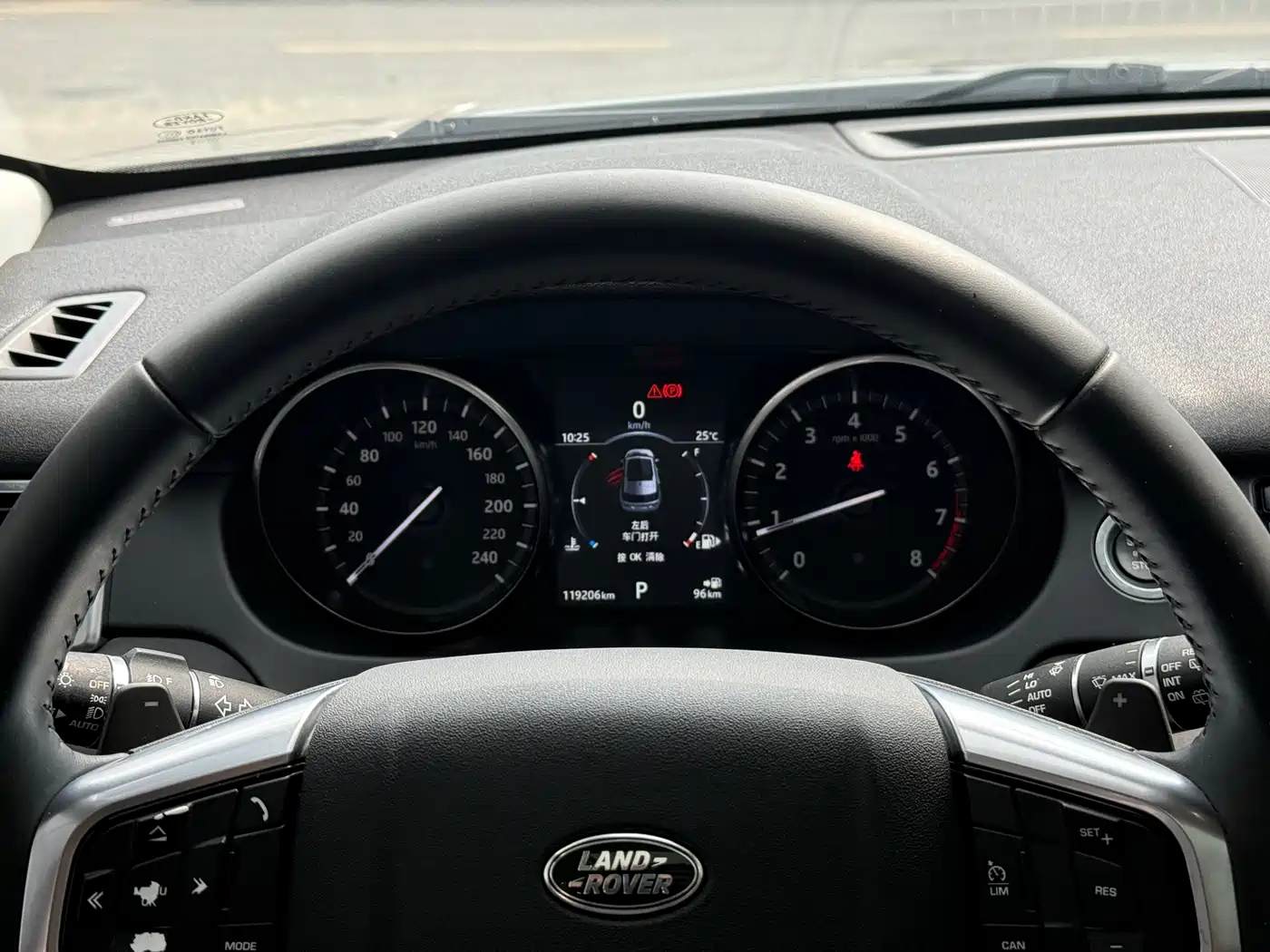 Land Rover Discovery Sport 2017 2.0T SE фото 18