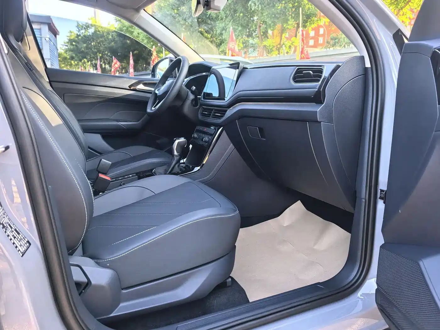 Volkswagen Tharu 2025 New Edge 300TSI Enjoyment Edition фото 8