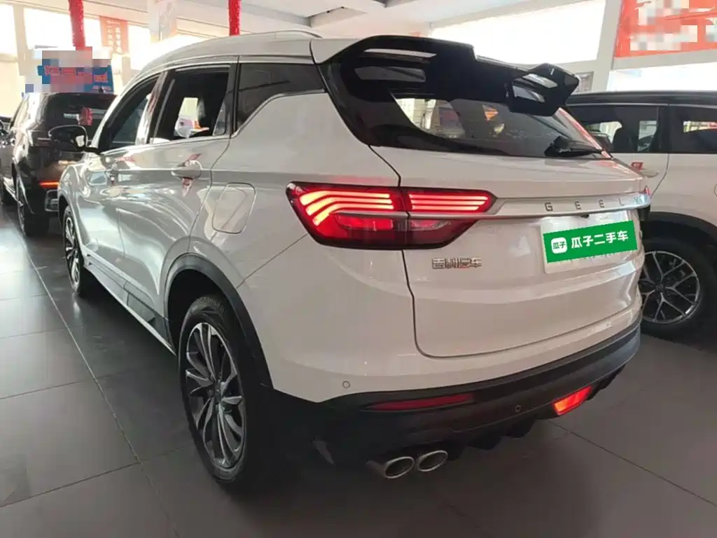 Фото 5 - Geely Coolray